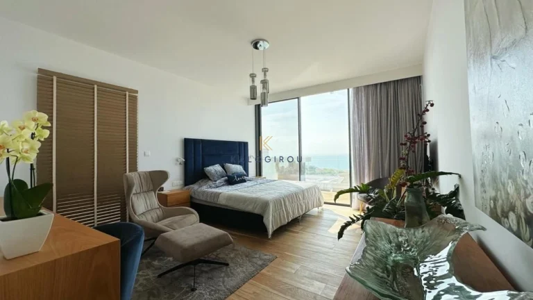 5 Bedroom House for Sale in Chlorakas, Paphos District