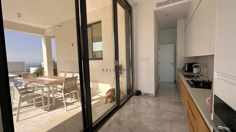 5 Bedroom House for Sale in Chlorakas, Paphos District