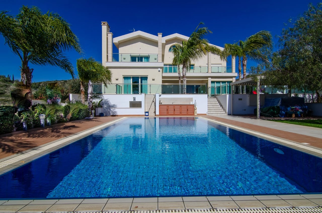 5 Bedroom House for Sale in Pyrgos Lemesou, Limassol District