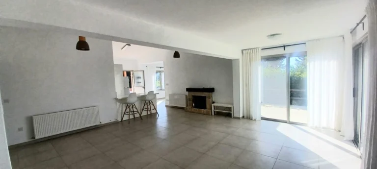 3 Bedroom House for Sale in Kamares, Paphos District