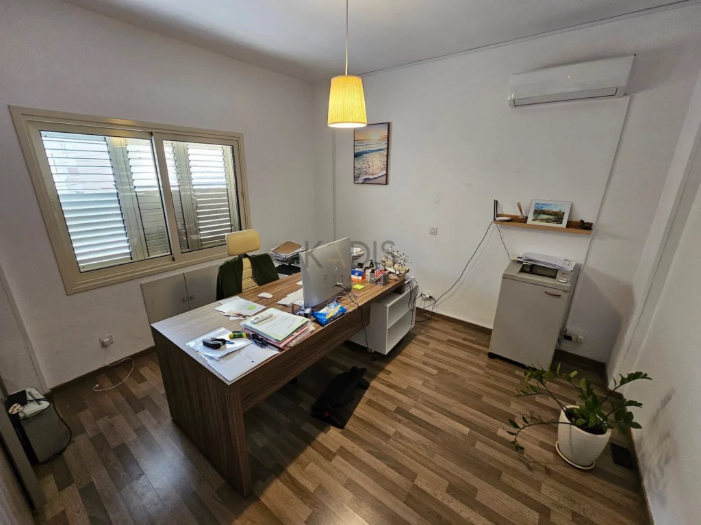 100m² Office for Rent in Limassol District