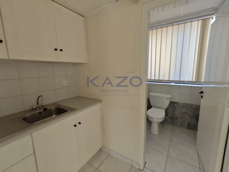 100m² Office for Rent in Limassol District