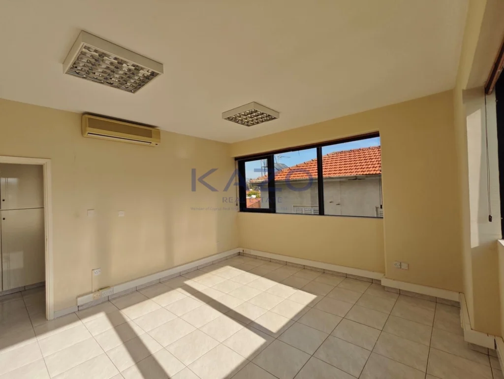 100m² Office for Rent in Limassol District