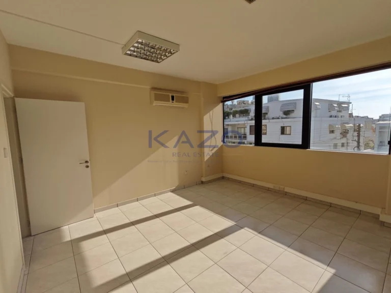 100m² Office for Rent in Limassol District