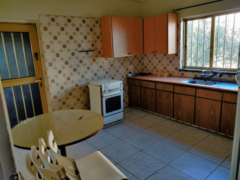 Cheap Houses and Villas for Sale Nicosia up to 200000 euro