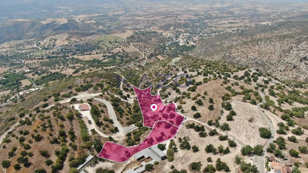 14,047m² Plot for Sale in Peristerona Pafou, Paphos District