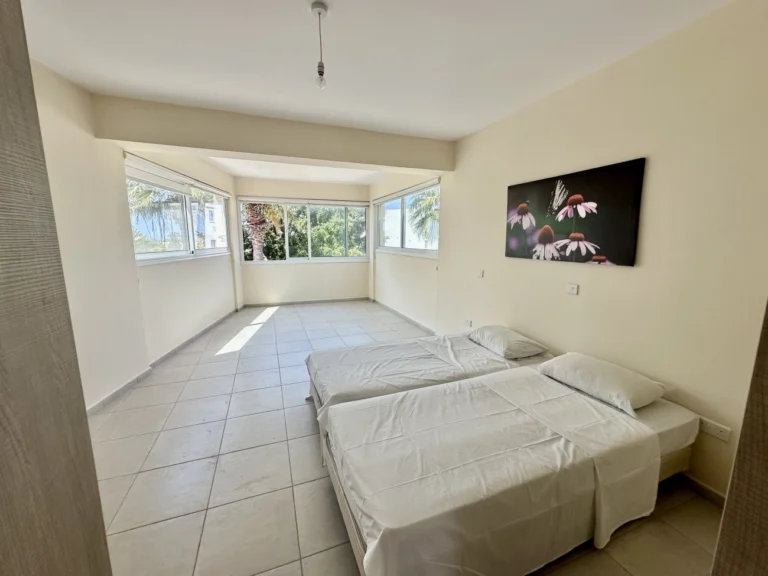 3 Bedroom House for Sale in Tombs Of the Kings, Paphos District