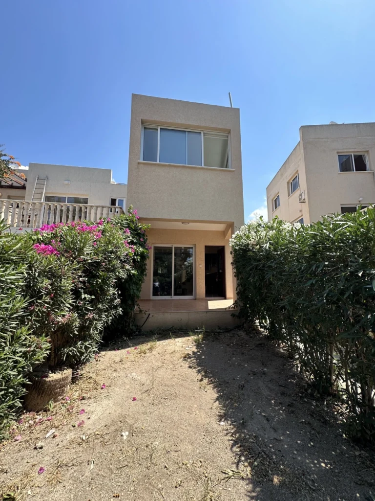 3 Bedroom House for Sale in Tombs Of the Kings, Paphos District