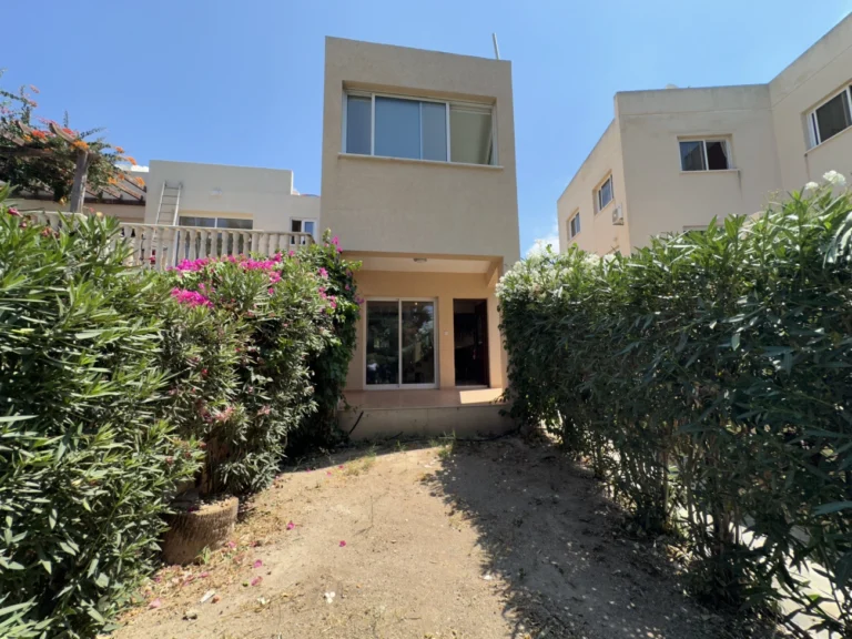 3 Bedroom House for Sale in Tombs Of the Kings, Paphos District