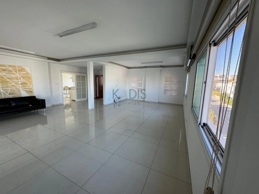 180m² Office for Rent in Limassol District