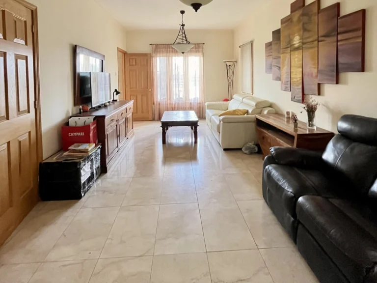 4 Bedroom House for Sale in Agios Dometios, Nicosia District