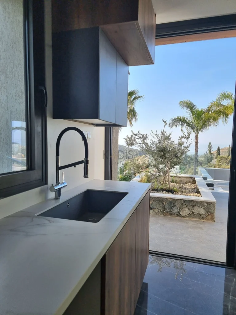 412m² House for Sale in Parekklisia, Limassol District