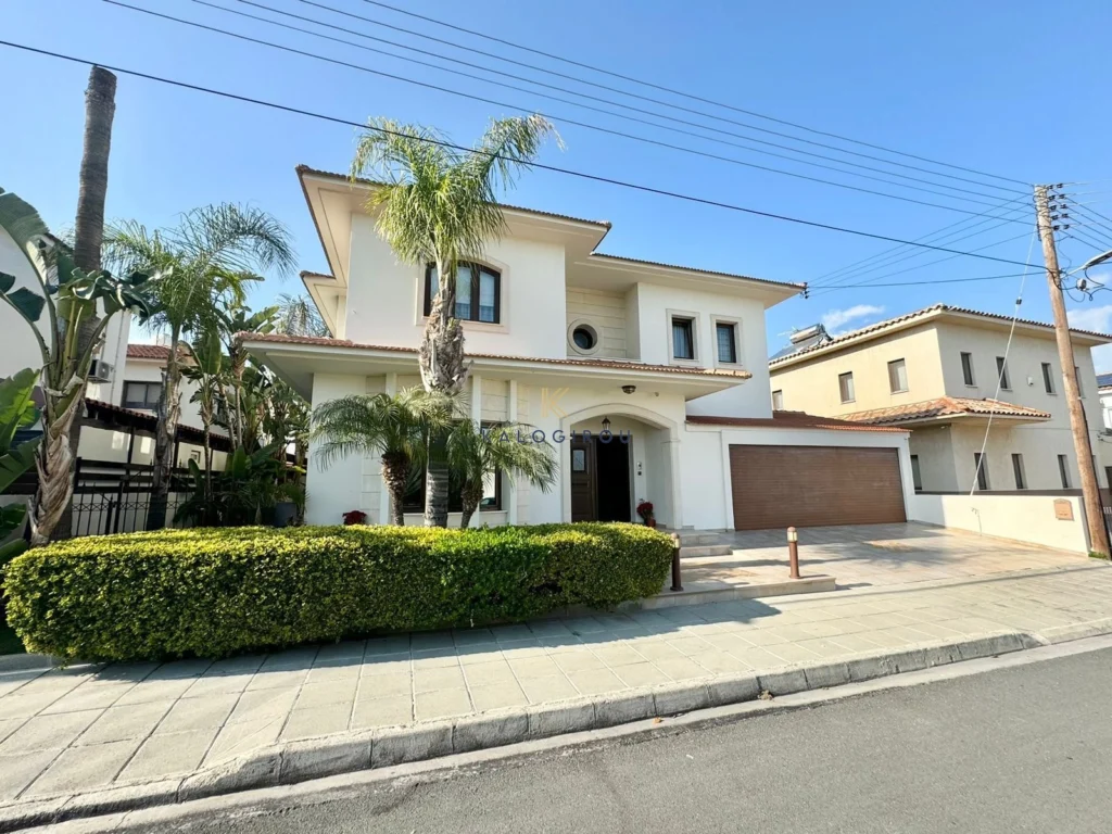 4 Bedroom House for Sale in Aradippou, Larnaca District