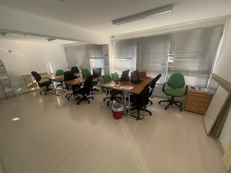 Здание площадью 970 м² в аренду в Лимассоле – Агиос Нектариос