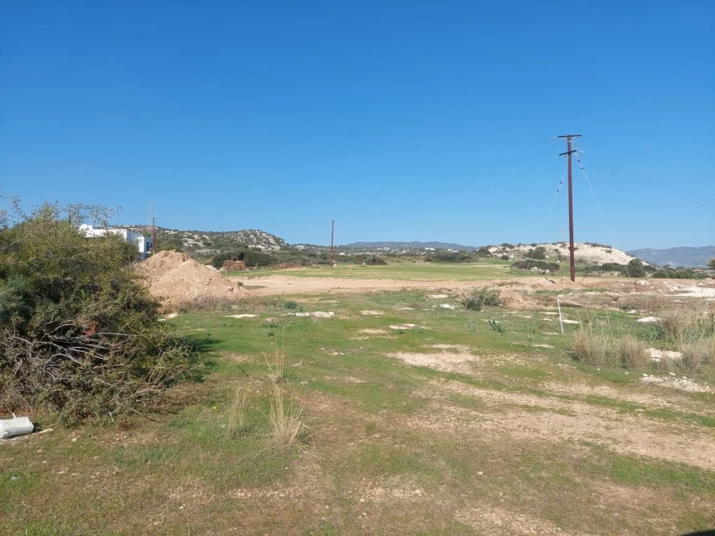 892m² Plot for Sale in Agios Tychonas, Limassol District