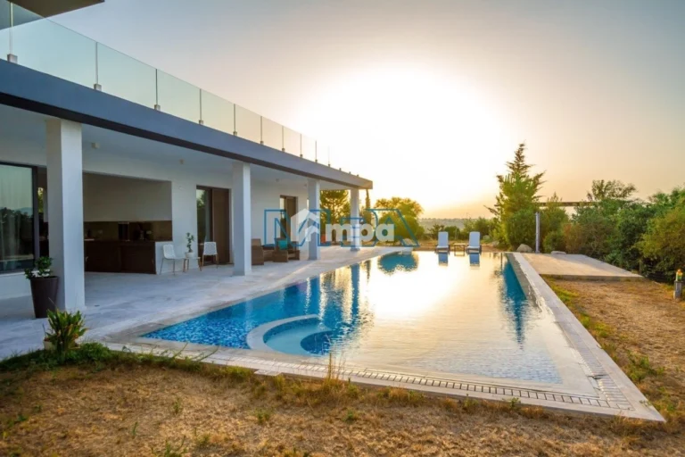 700m² House for Rent in Engomi, Nicosia District