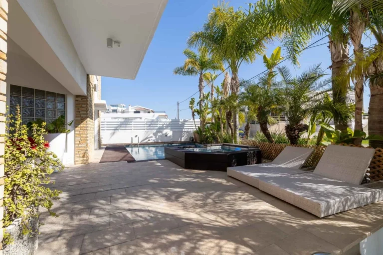 616m² House for Sale in Limassol – Kapsalos