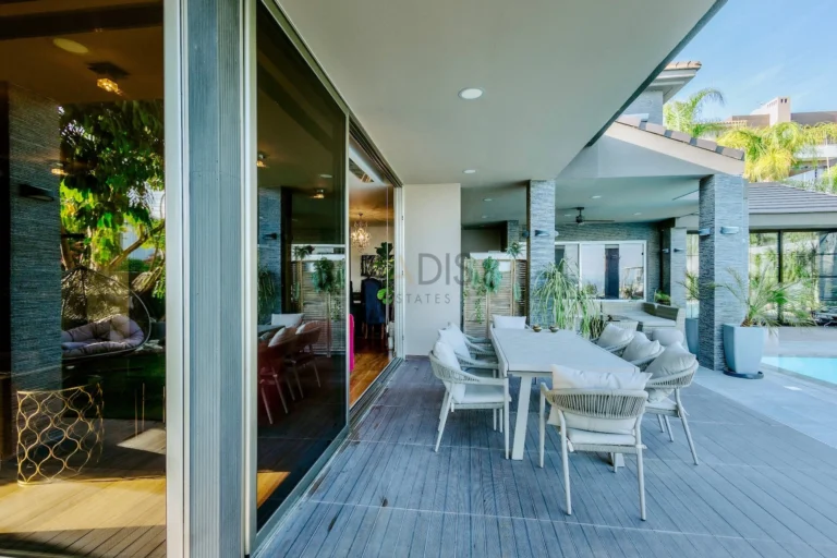 5 Bedroom House for Sale in Limassol – Agios Athanasios