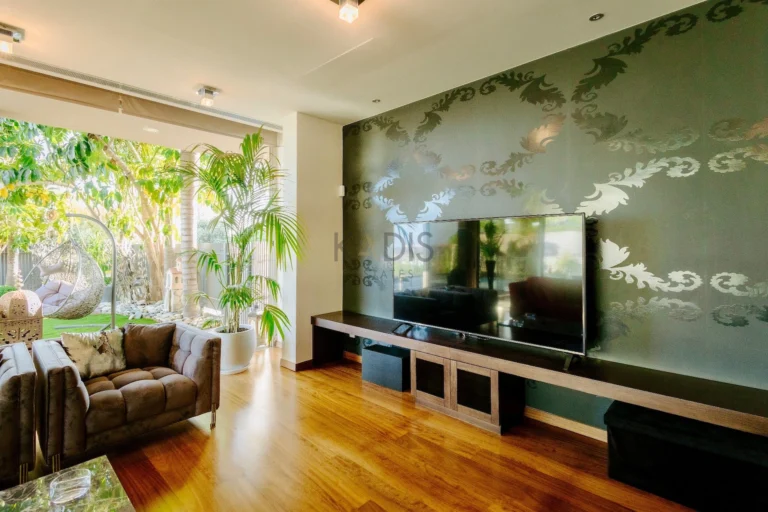 5 Bedroom House for Sale in Limassol – Agios Athanasios