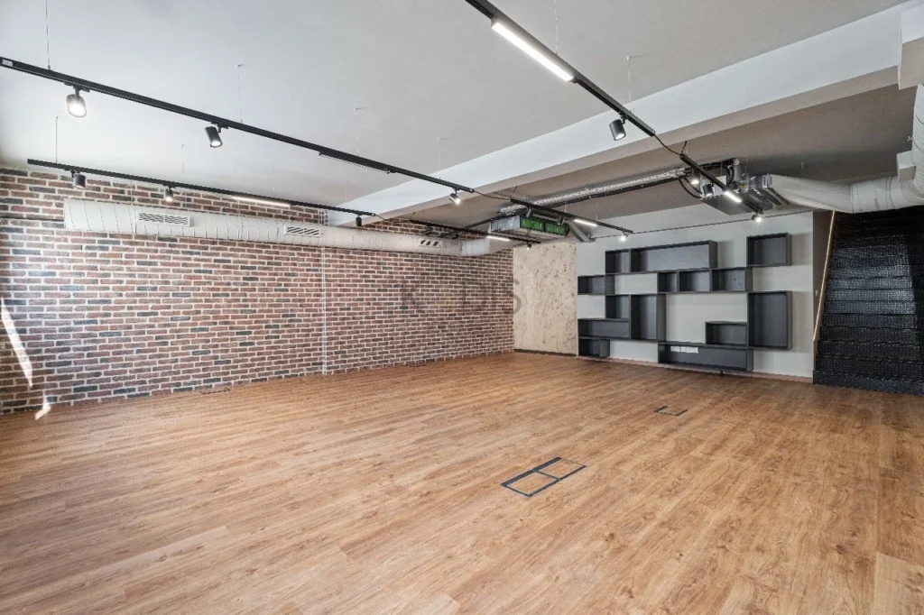 600m² Office for Sale in Limassol District
