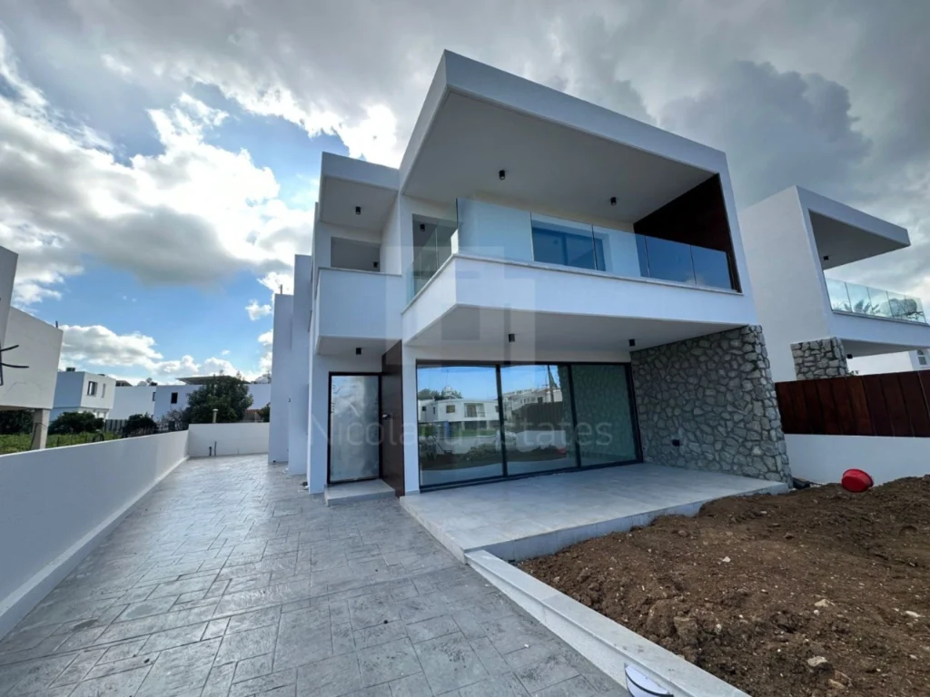 4 Bedroom House for Sale in Geroskipou, Paphos District