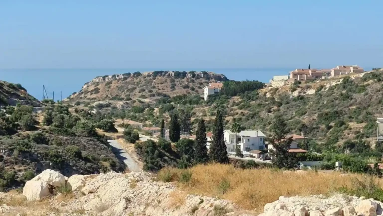 2,000m² Plot for Sale in Agios Tychonas, Limassol District
