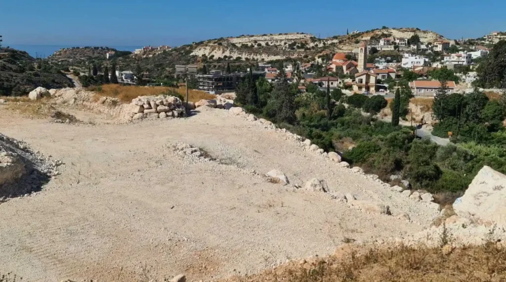2,000m² Plot for Sale in Agios Tychonas, Limassol District