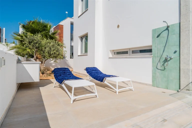 5 Bedroom House for Sale in Oroklini, Larnaca District