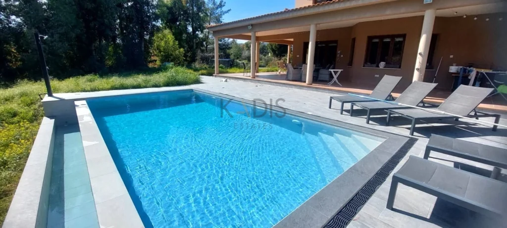 4 Bedroom House for Sale in Mosfiloti, Larnaca District