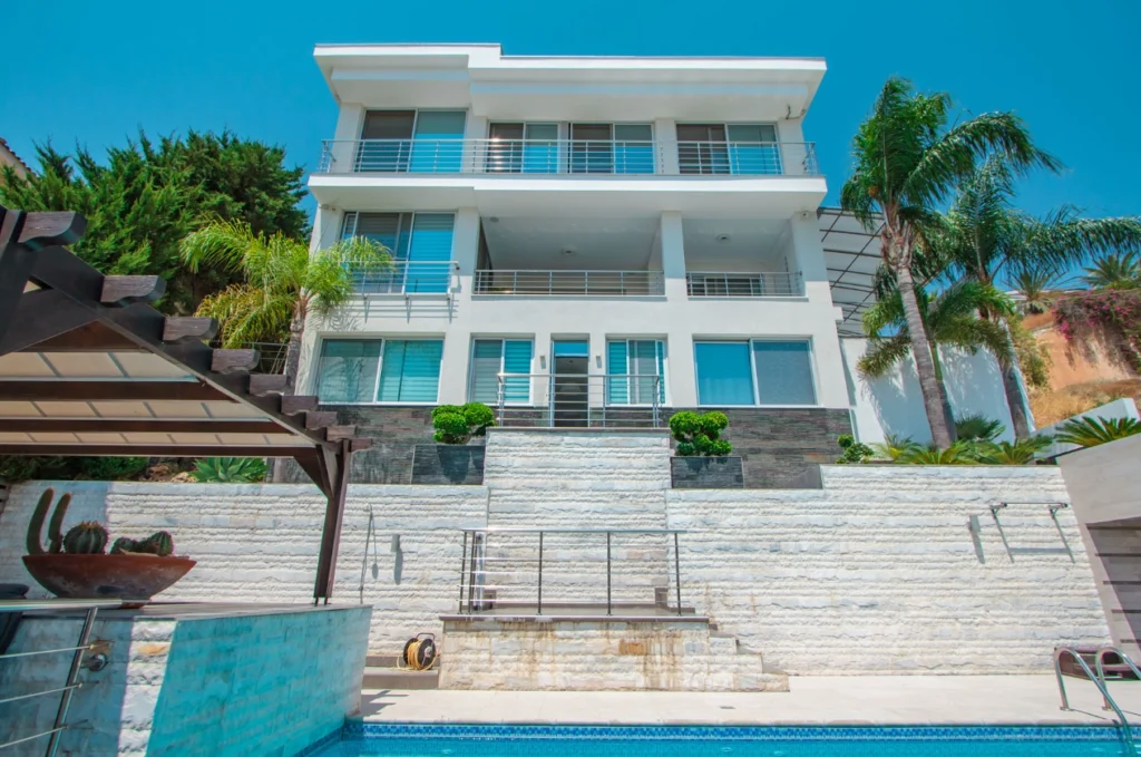 5 Bedroom House for Sale in Agios Tychonas, Limassol District