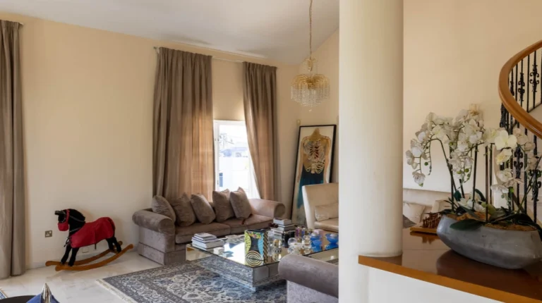 6+ Bedroom House for Sale in Limassol – Kapsalos
