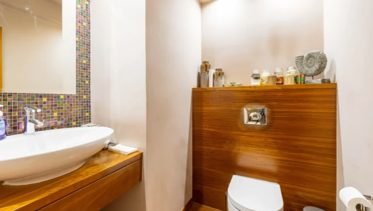 6+ Bedroom House for Sale in Limassol – Kapsalos