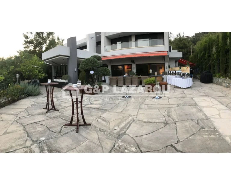 5 Bedroom House for Sale in Moniatis, Limassol District