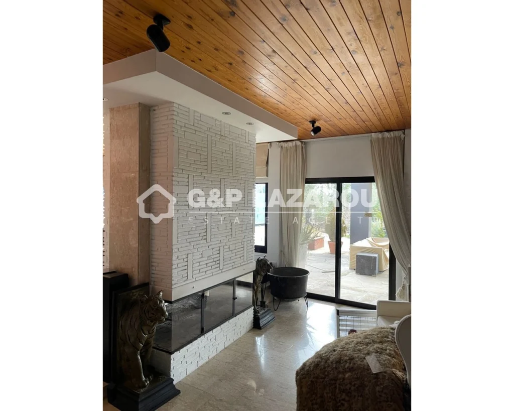 5 Bedroom House for Sale in Moniatis, Limassol District