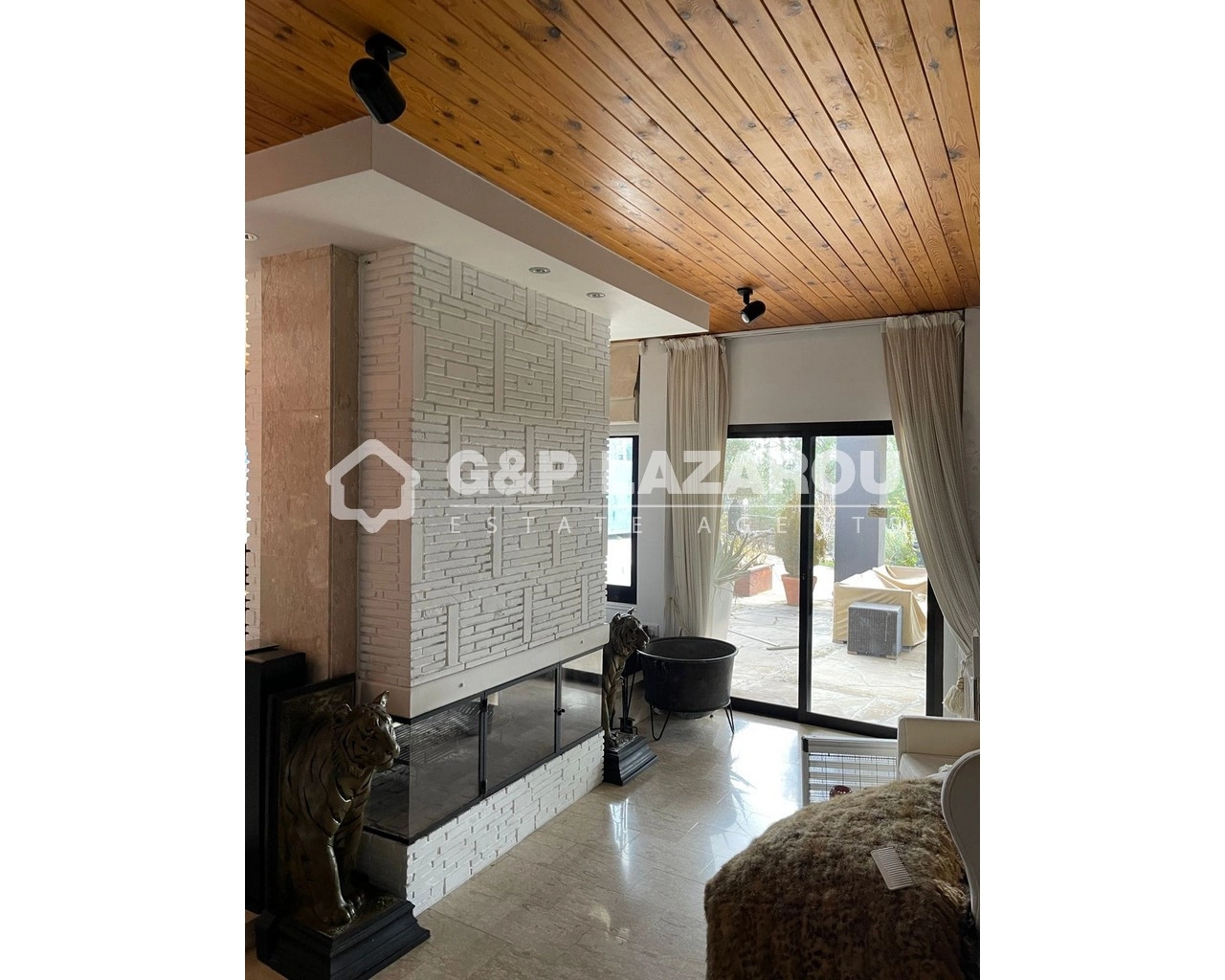 5 Bedroom House for Sale in Moniatis, Limassol District