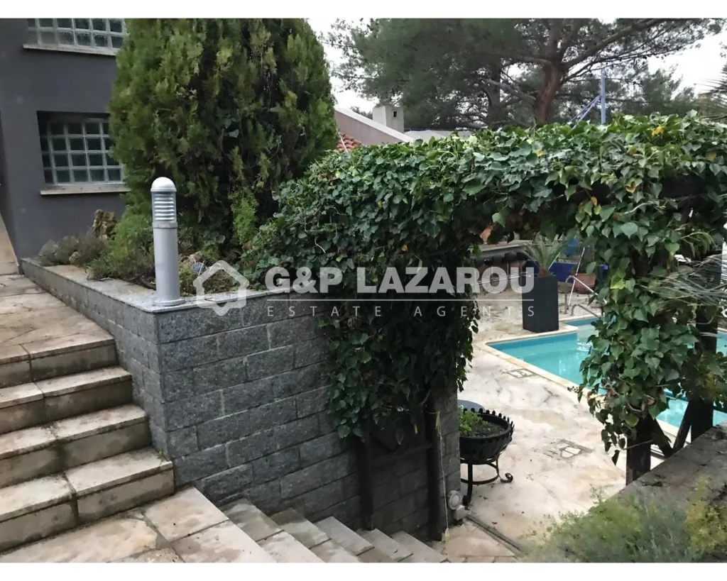 5 Bedroom House for Sale in Moniatis, Limassol District