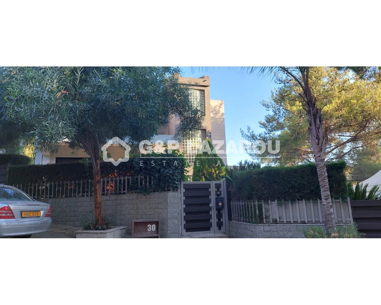 5 Bedroom House for Sale in Moniatis, Limassol District