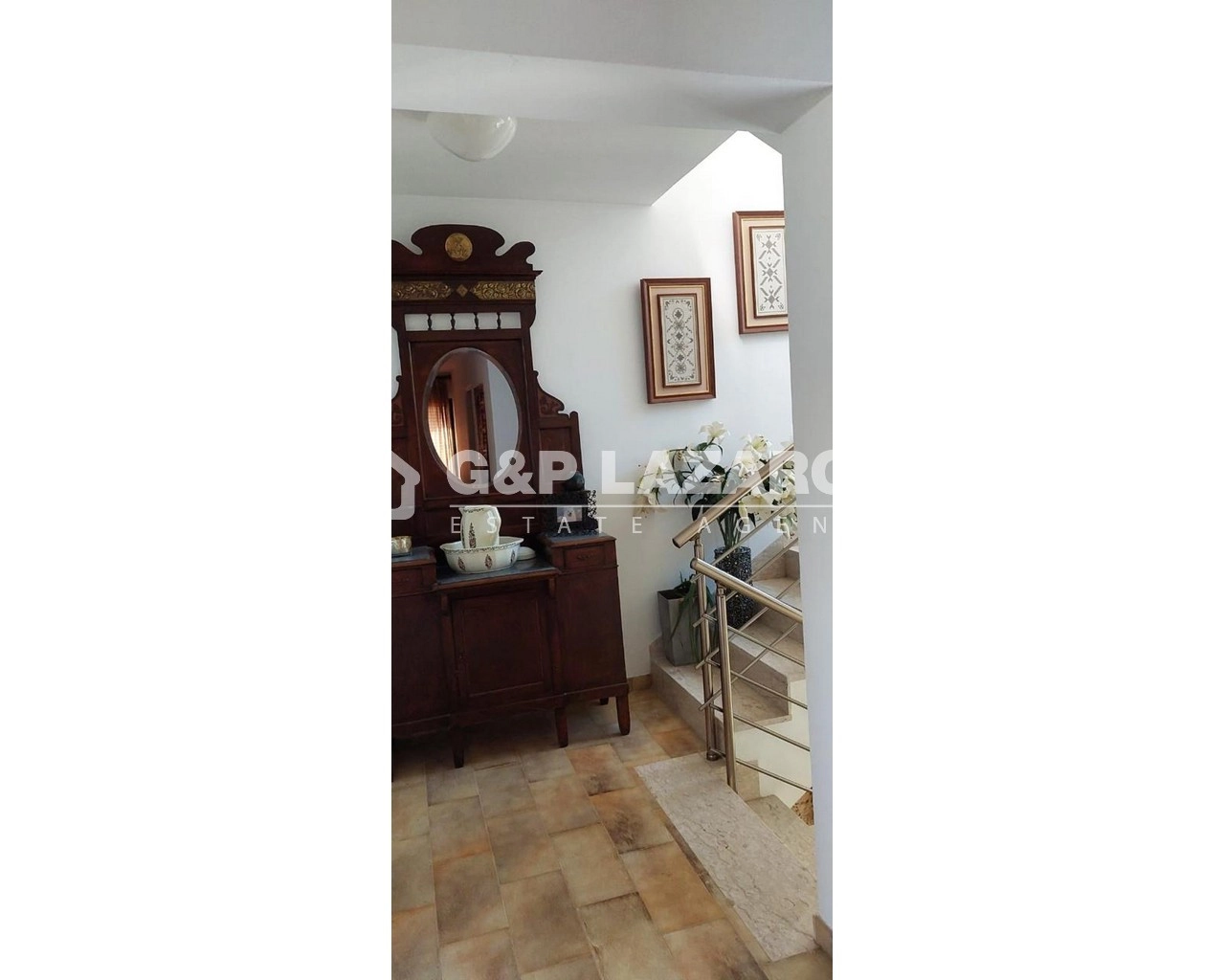 5 Bedroom House for Sale in Moniatis, Limassol District
