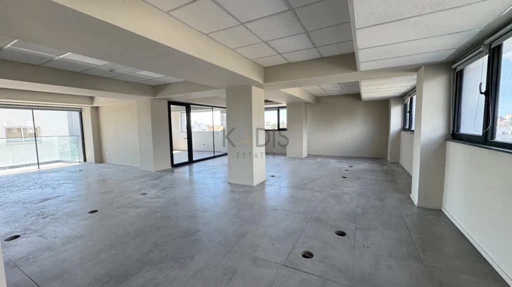 Офис 550 м² в аренду в Лимассоле – Закаки
