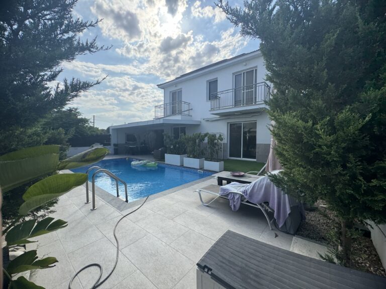 4 Bedroom House for Sale in Pervolia Larnacas
