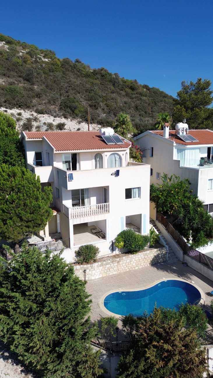 5 Bedroom House for Sale in Tala, Paphos District