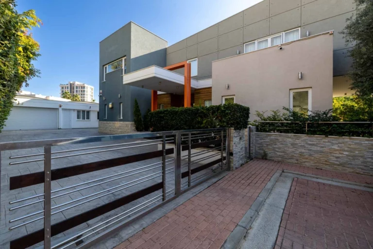 5 Bedroom House for Sale in Pyrgos Lemesou, Limassol District