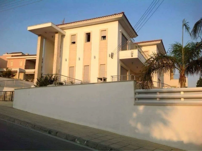 5 Bedroom House for Sale in Agios Tychonas, Limassol District