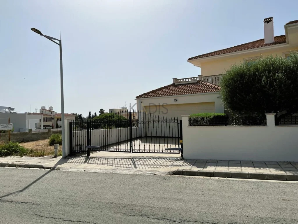 531m² House for Sale in Engomi, Nicosia District