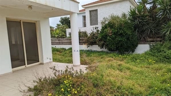 3 Bedroom House for Sale in Pervolia Larnacas