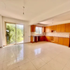 3 Bedroom House for Sale in Pervolia Larnacas