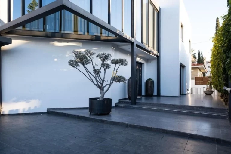 746m² House for Sale in Engomi, Nicosia District