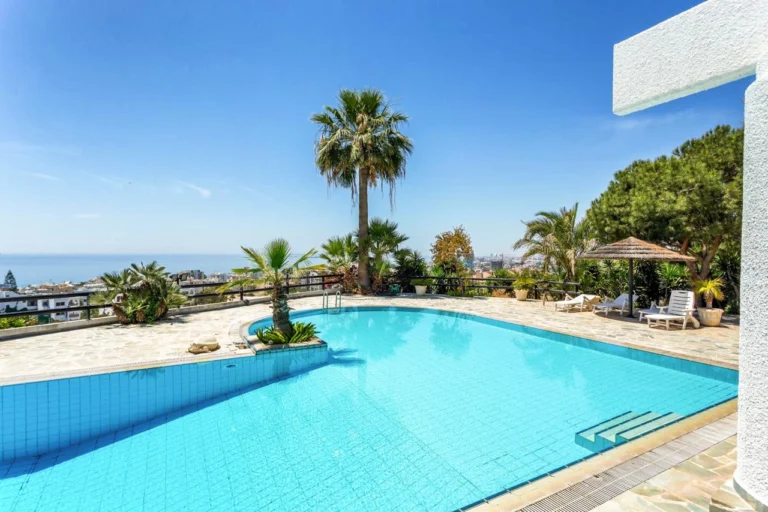 6+ Bedroom House for Sale in Agios Tychonas, Limassol District