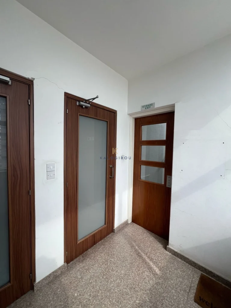 100m² Office for Rent in Larnaca District