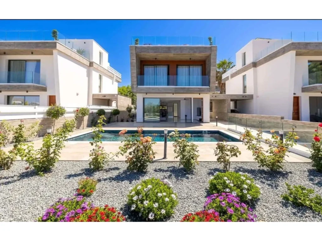 4 Bedroom House for Sale in Chlorakas, Paphos District